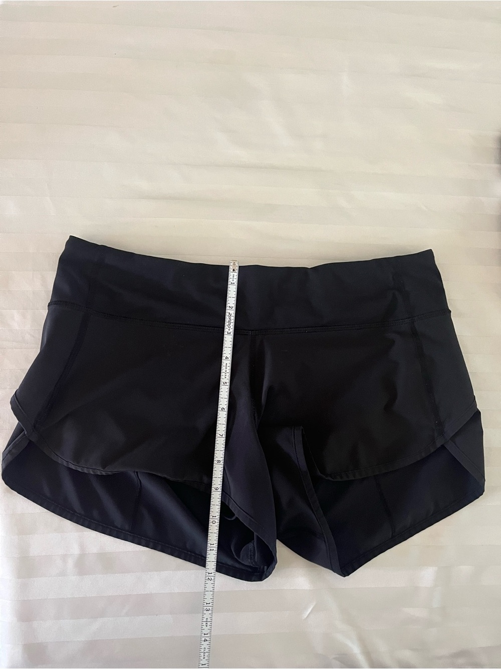 Lululemon Speed Short - size 6
